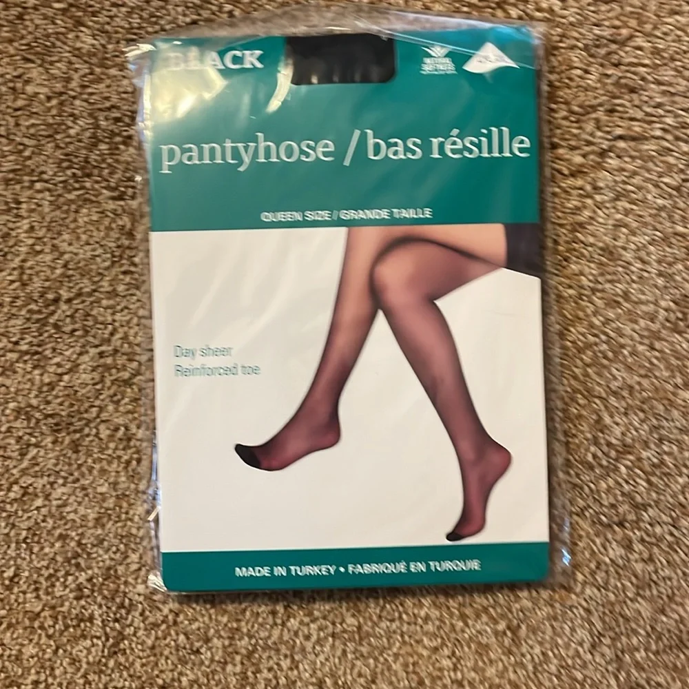 Black pantyhose queen size